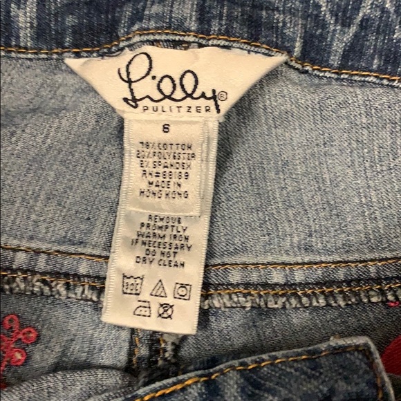 Lilly Pulitzer Whale 🐳 Jeans - Picture 2 of 3